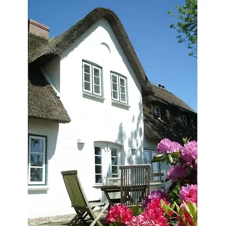 Feriehus Poppenbuell Thatched House Osterhever