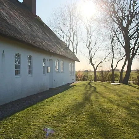 Poppenbuell Thatched House * Osterhever
